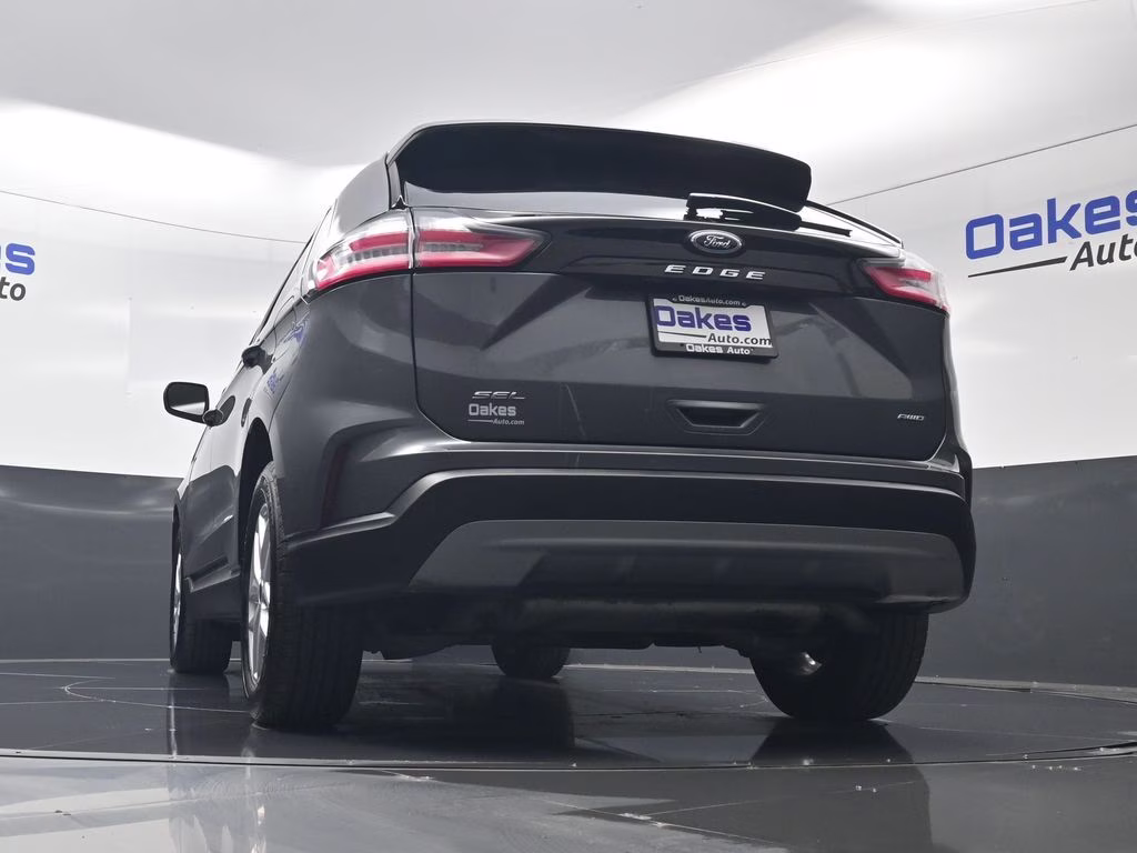 2024 Gray Metallic Ford Edge SEL AWD SUV