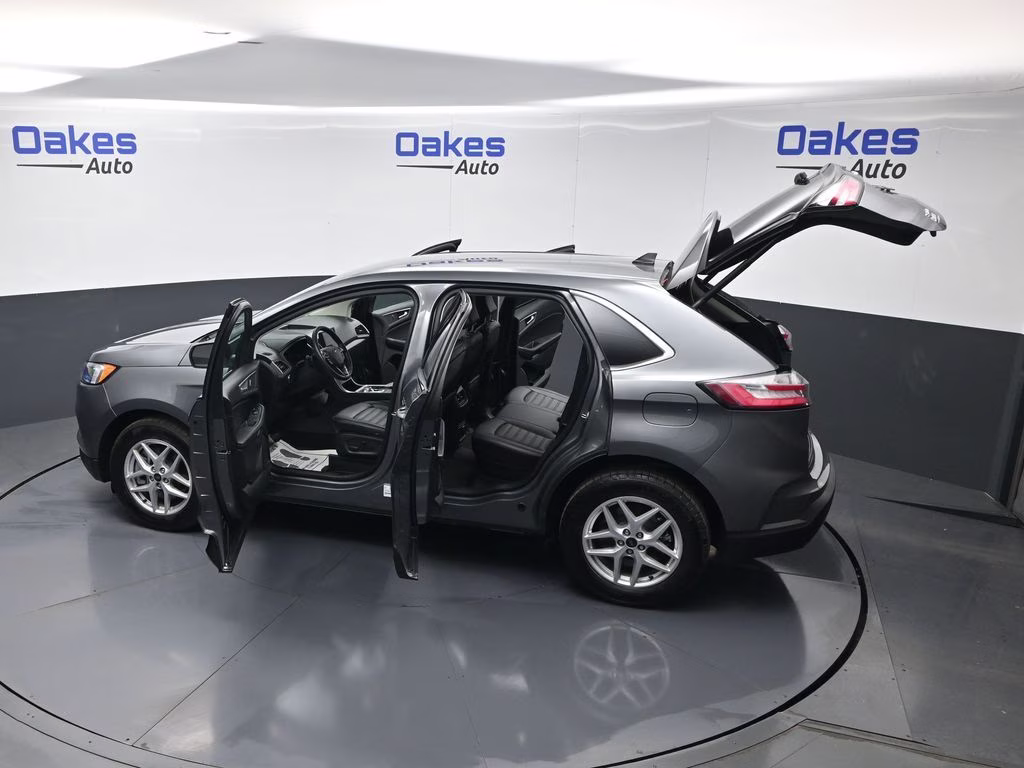 2024 Gray Metallic Ford Edge SEL AWD SUV