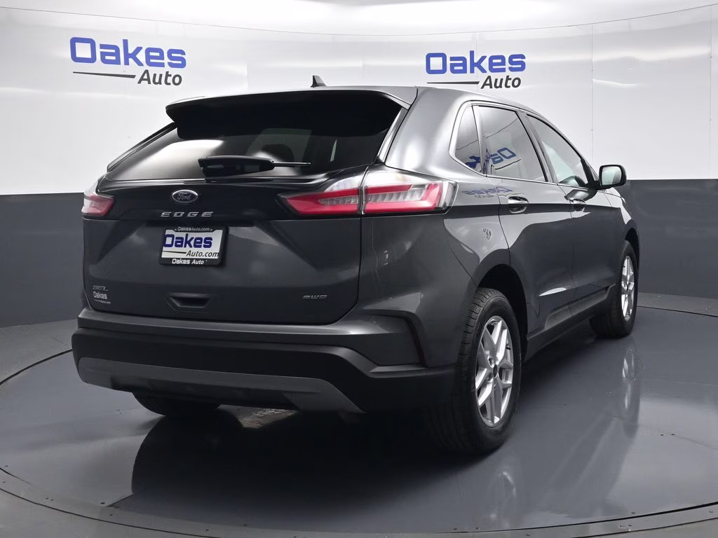 2024 Gray Metallic Ford Edge SEL AWD SUV