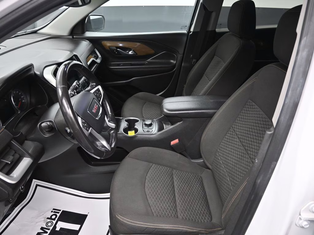 2020 Summit White GMC Terrain SLE FWD SUV