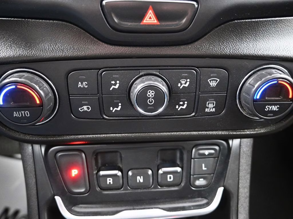 2020 Summit White GMC Terrain SLE FWD SUV