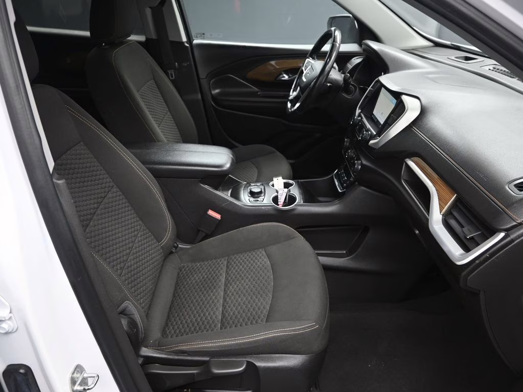 2020 Summit White GMC Terrain SLE FWD SUV