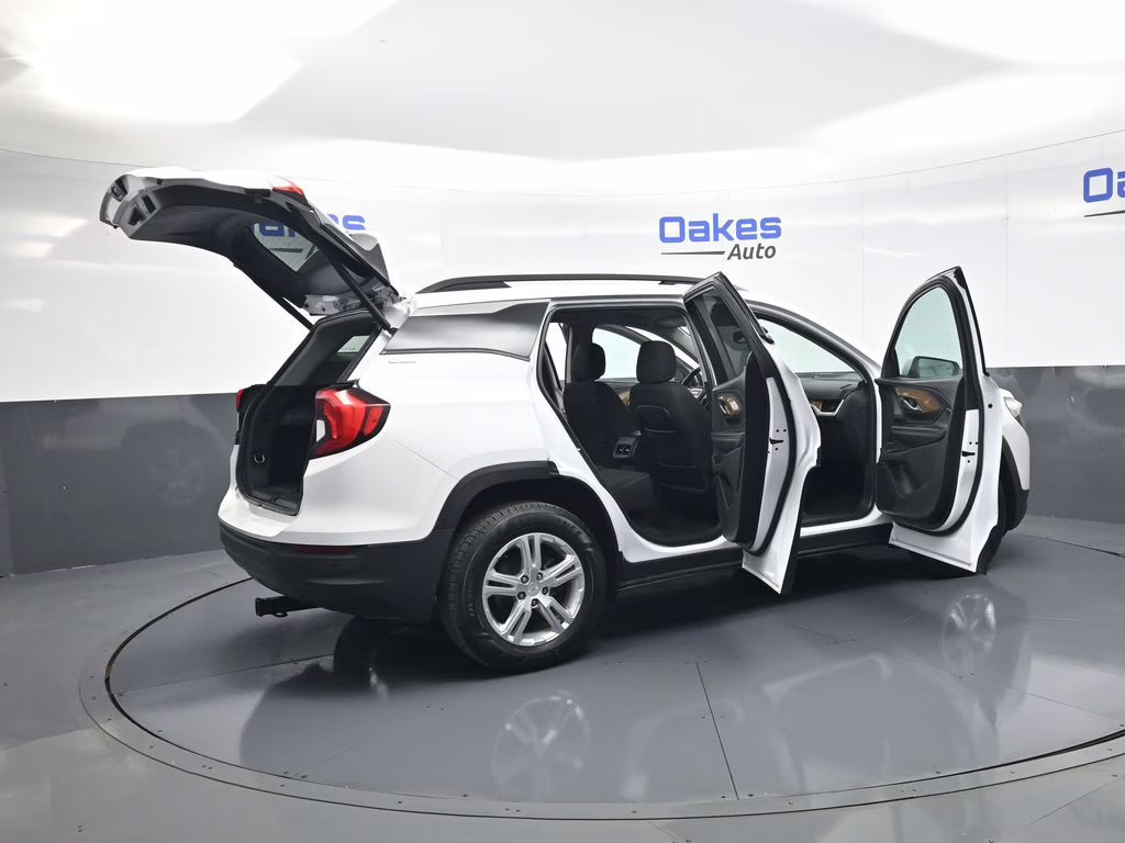 2020 Summit White GMC Terrain SLE FWD SUV