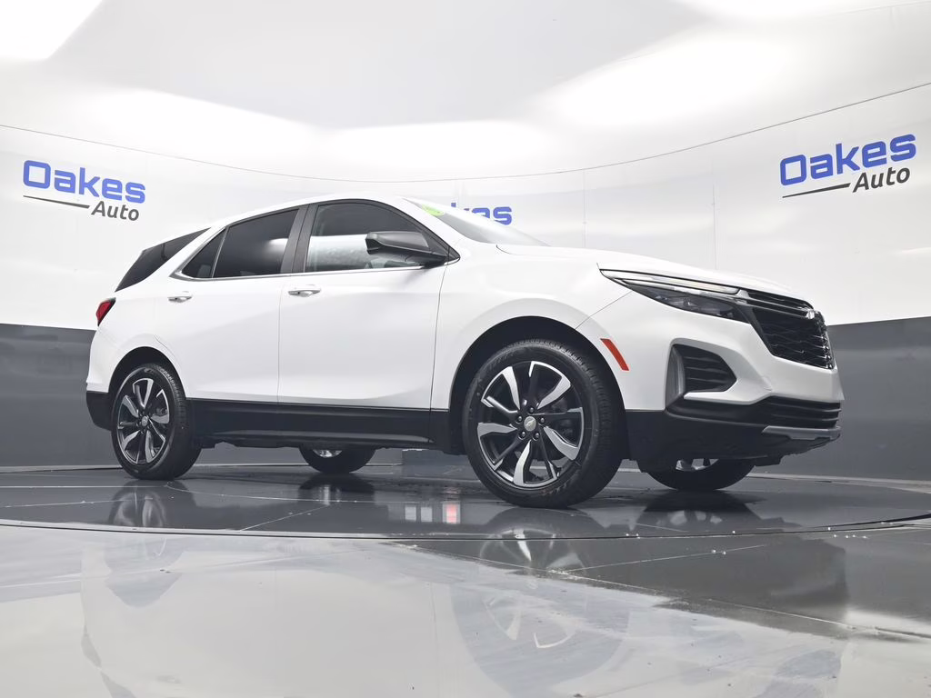 2022 Summit White Chevrolet Equinox LT FWD SUV