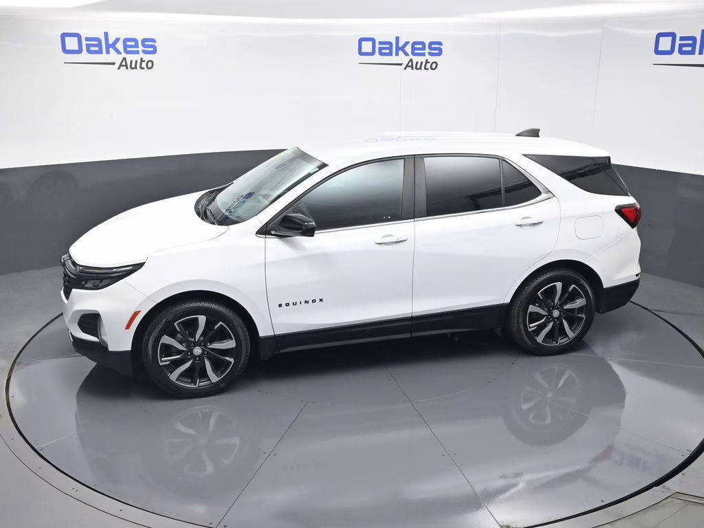 2022 Summit White Chevrolet Equinox LT FWD SUV