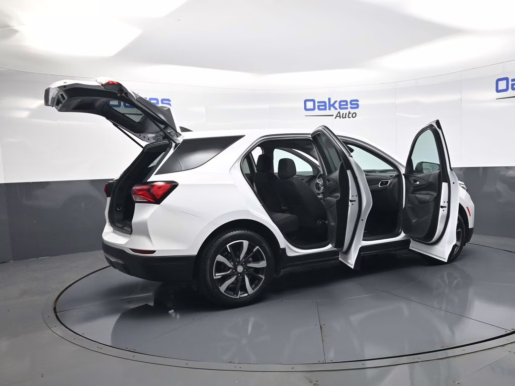 2022 Summit White Chevrolet Equinox LT FWD SUV