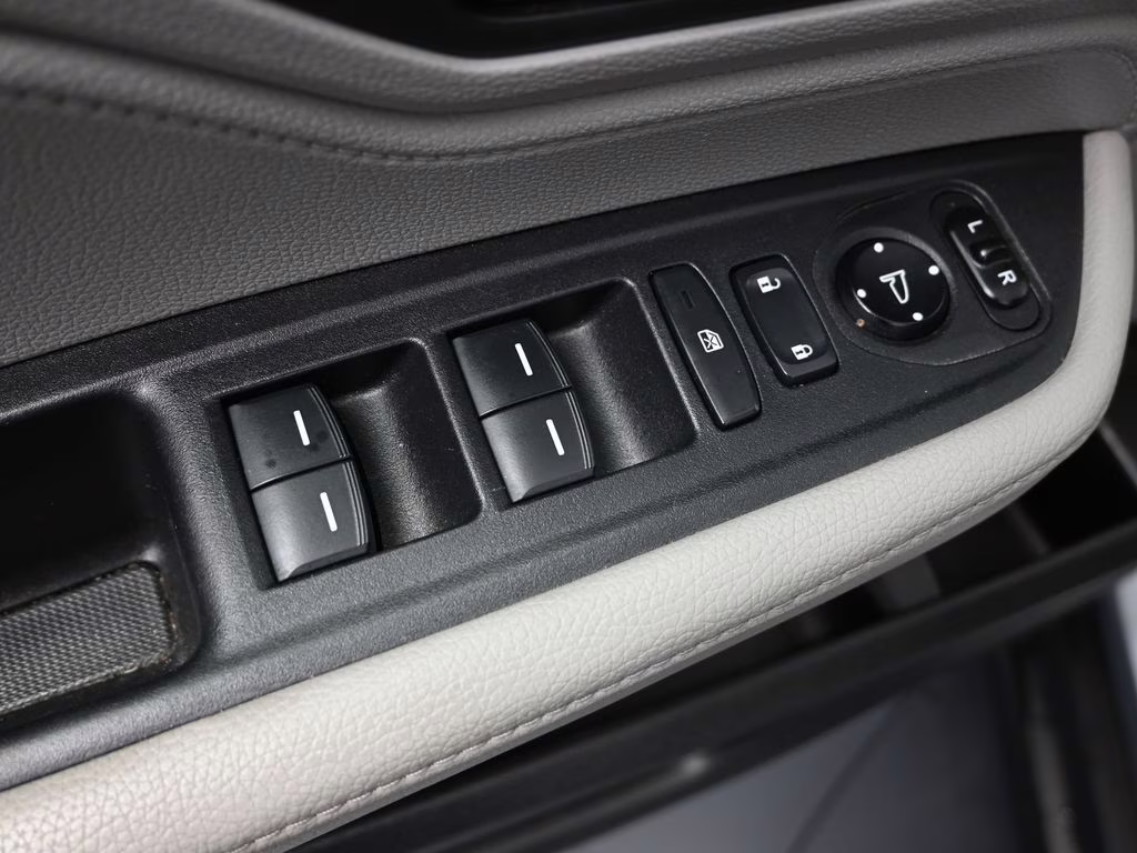 2021 Lunar Silver Metallic Honda Odyssey EX-L FWD Van