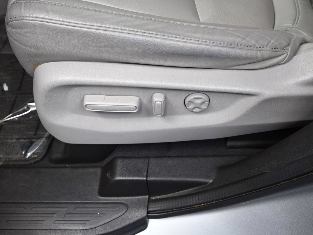 2021 Lunar Silver Metallic Honda Odyssey EX-L FWD Van