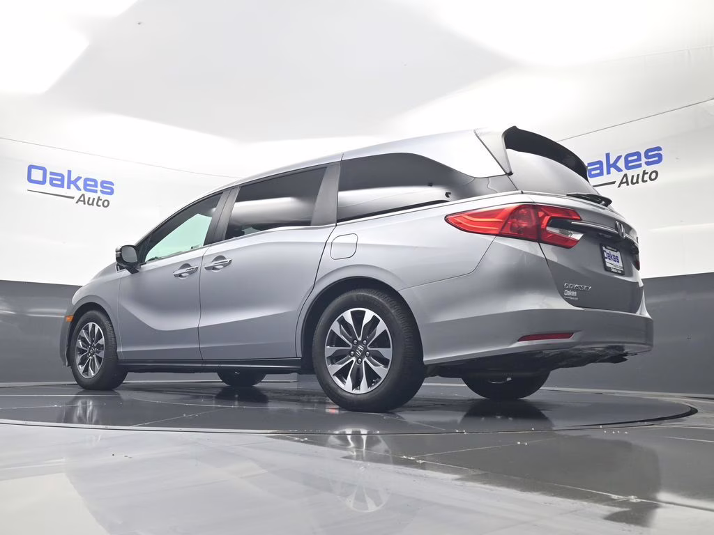 2021 Lunar Silver Metallic Honda Odyssey EX-L FWD Van