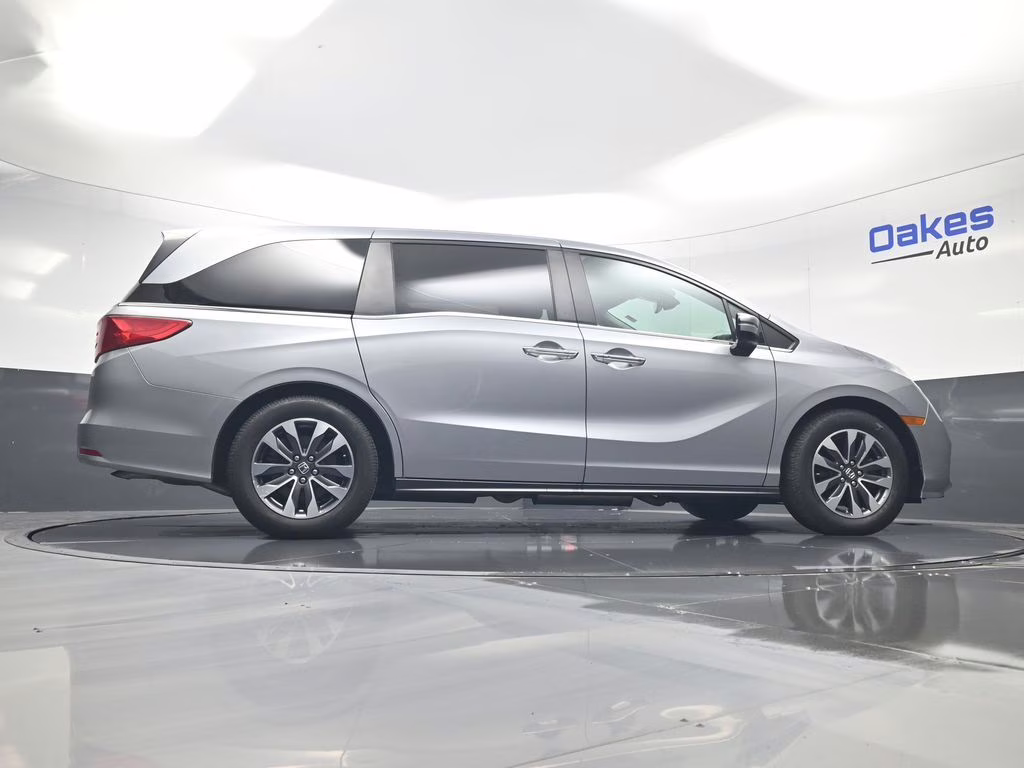 2021 Lunar Silver Metallic Honda Odyssey EX-L FWD Van