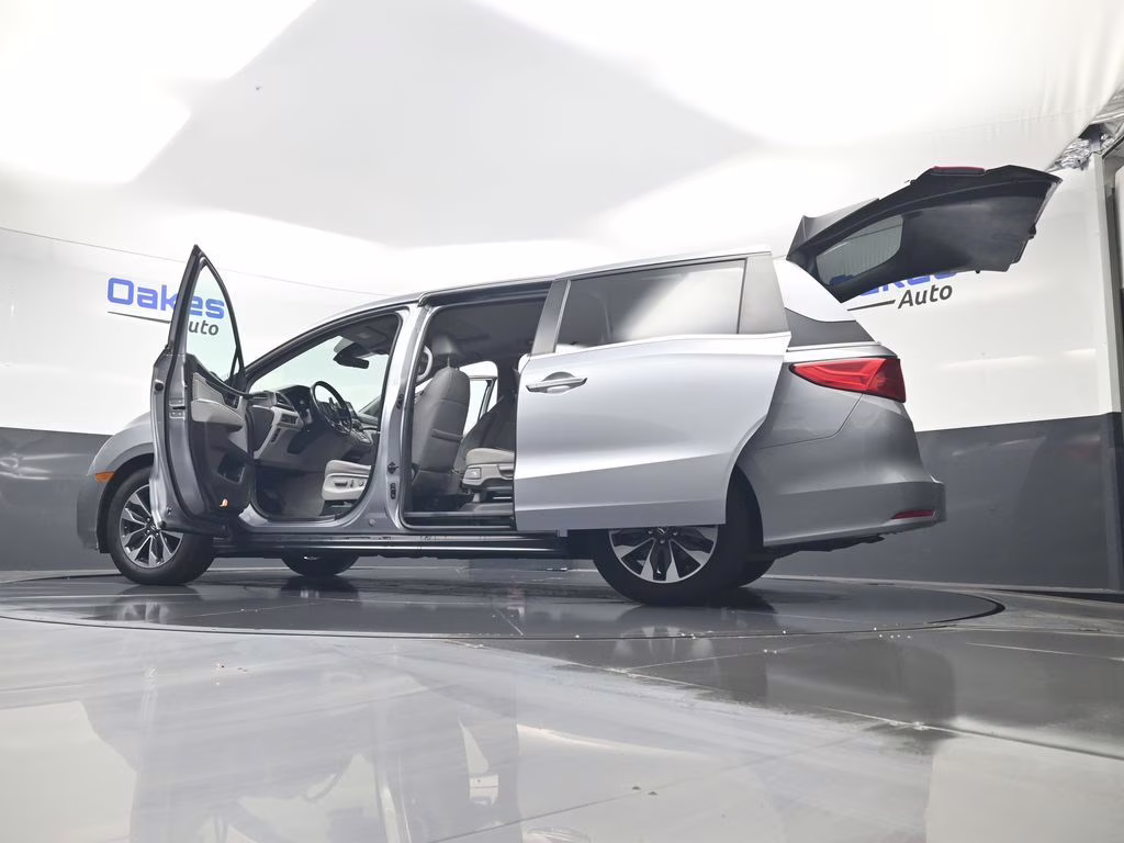 2021 Lunar Silver Metallic Honda Odyssey EX-L FWD Van