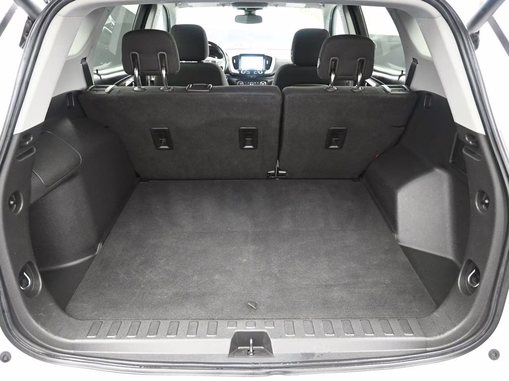 2020 Summit White GMC Terrain SLE FWD SUV