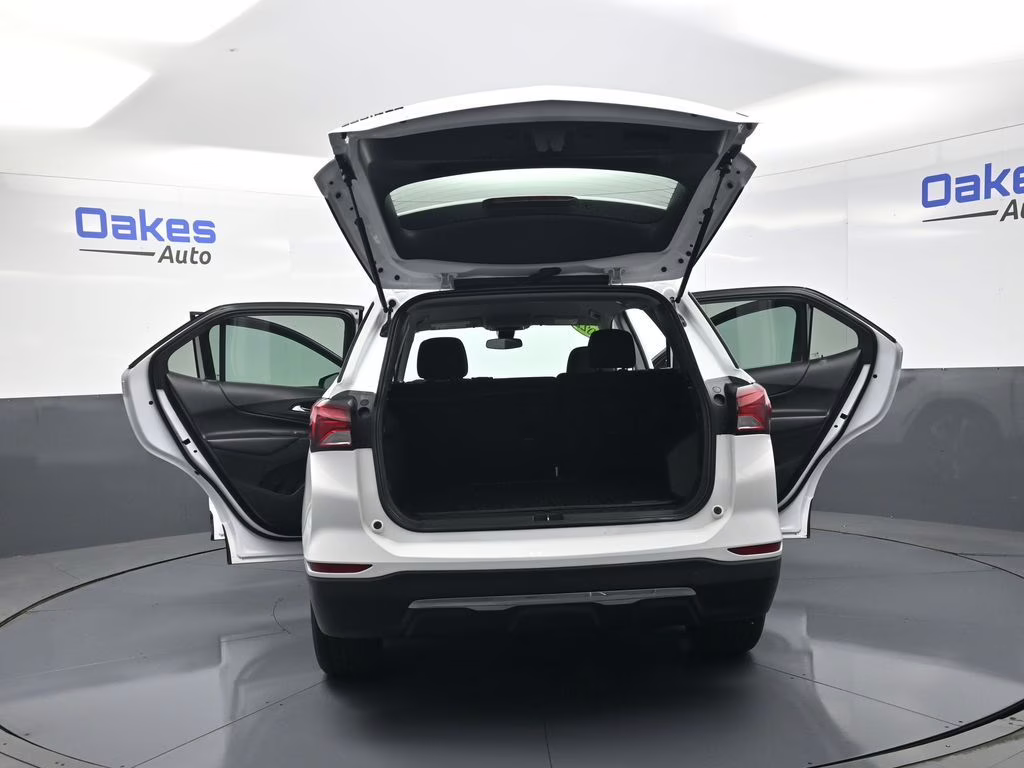 2022 Summit White Chevrolet Equinox LT FWD SUV