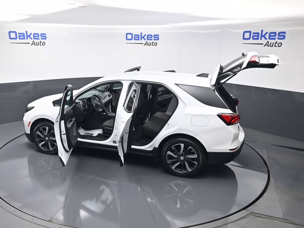 2022 Summit White Chevrolet Equinox LT FWD SUV