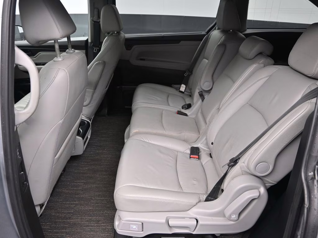 2021 Lunar Silver Metallic Honda Odyssey EX-L FWD Van