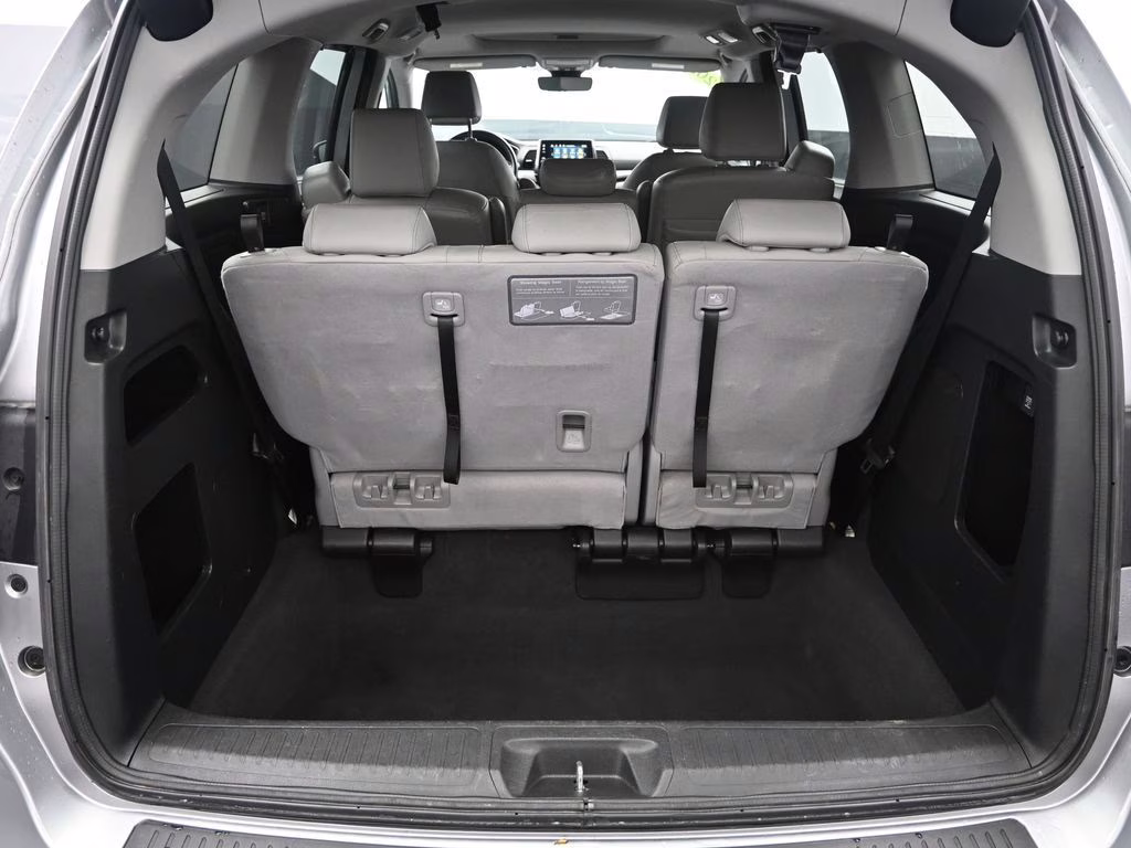 2021 Lunar Silver Metallic Honda Odyssey EX-L FWD Van