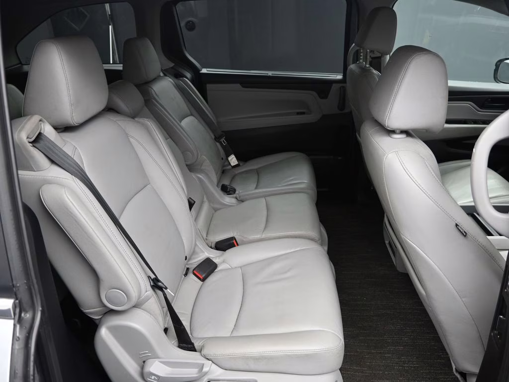 2021 Lunar Silver Metallic Honda Odyssey EX-L FWD Van