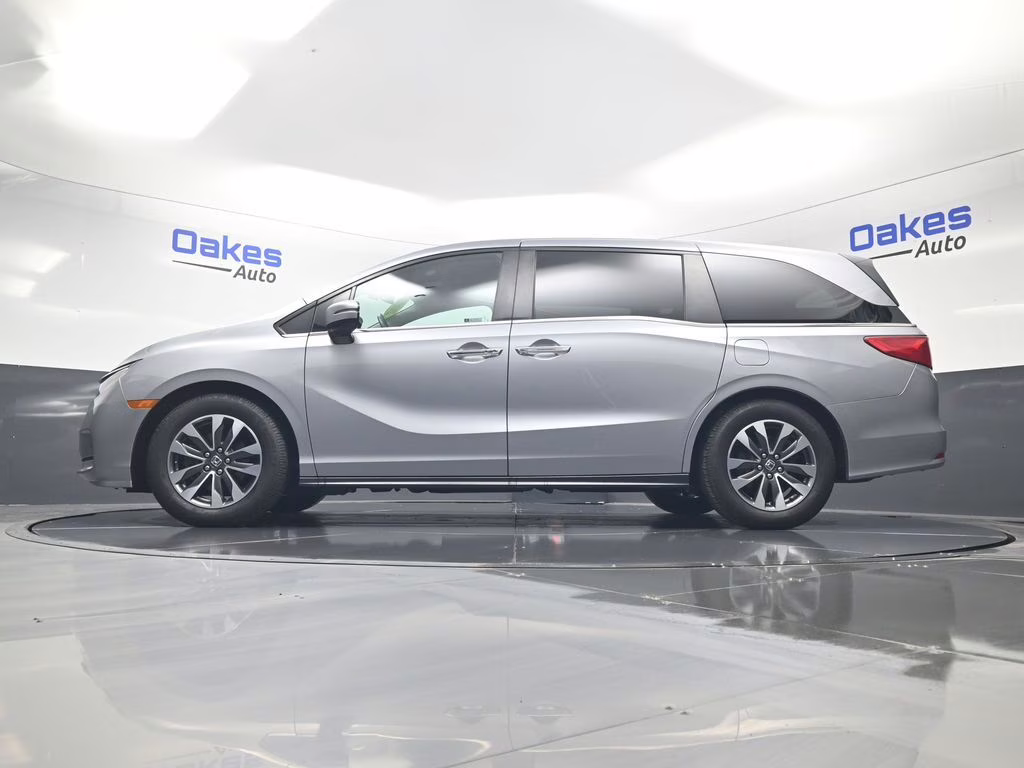 2021 Lunar Silver Metallic Honda Odyssey EX-L FWD Van