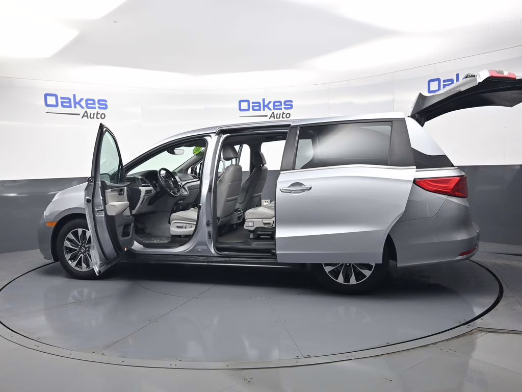 2021 Lunar Silver Metallic Honda Odyssey EX-L FWD Van
