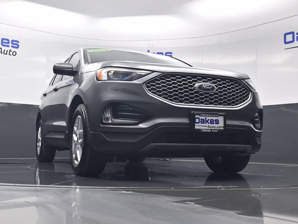 2024 Gray Metallic Ford Edge SEL AWD SUV