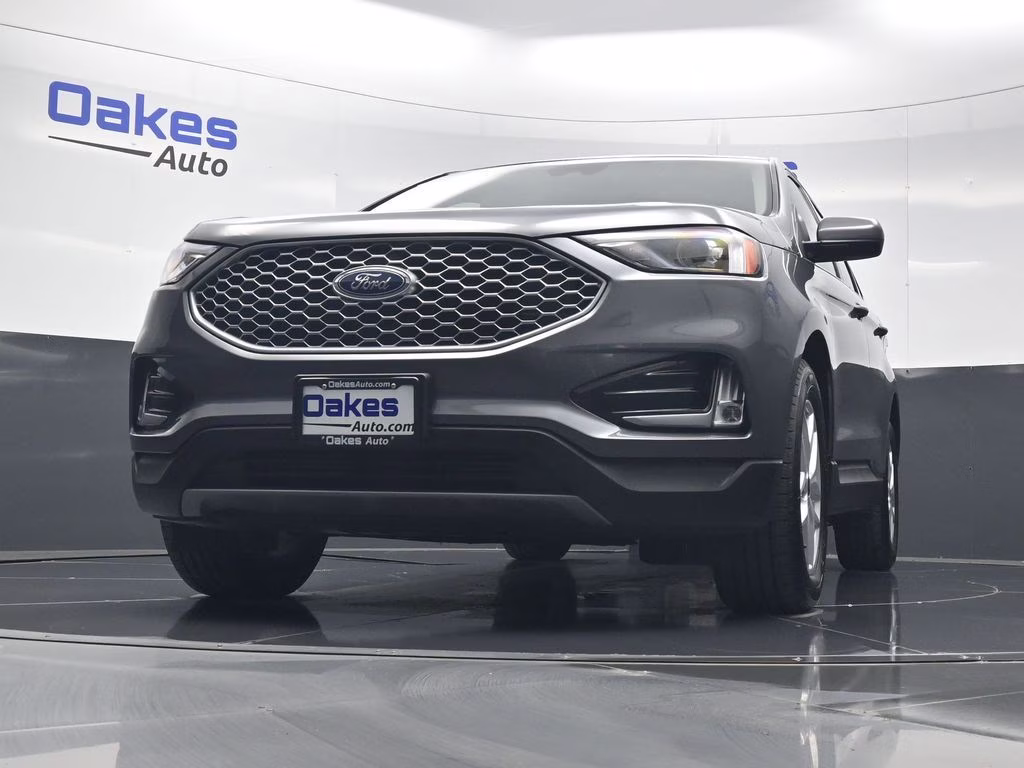 2024 Gray Metallic Ford Edge SEL AWD SUV