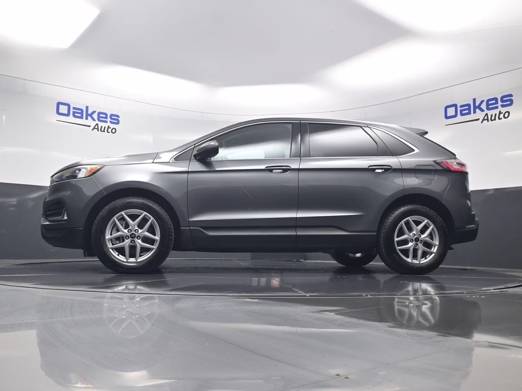 2024 Gray Metallic Ford Edge SEL AWD SUV