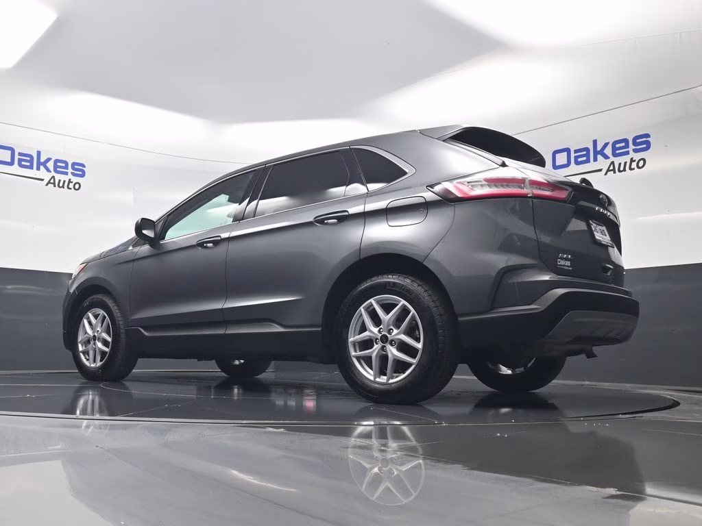 2024 Gray Metallic Ford Edge SEL AWD SUV