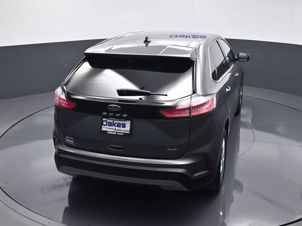 2024 Gray Metallic Ford Edge SEL AWD SUV
