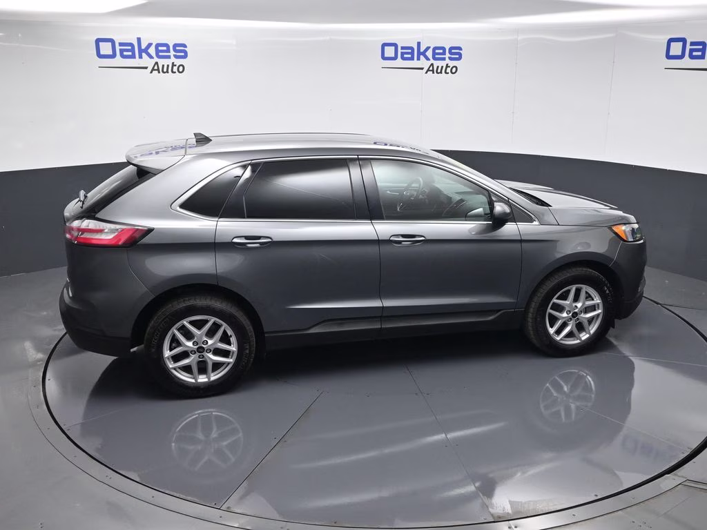 2024 Gray Metallic Ford Edge SEL AWD SUV