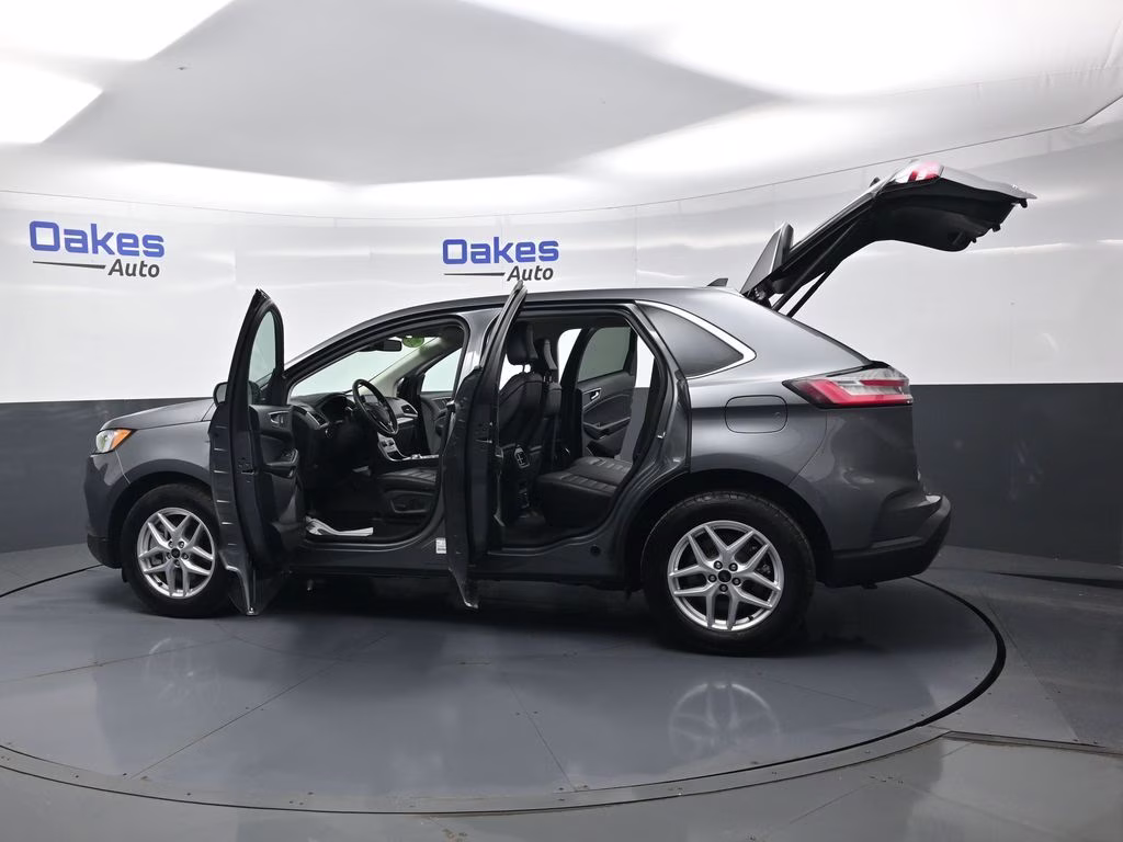 2024 Gray Metallic Ford Edge SEL AWD SUV