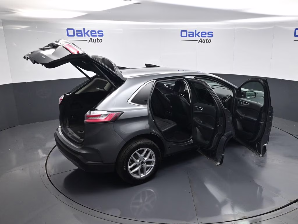 2024 Gray Metallic Ford Edge SEL AWD SUV
