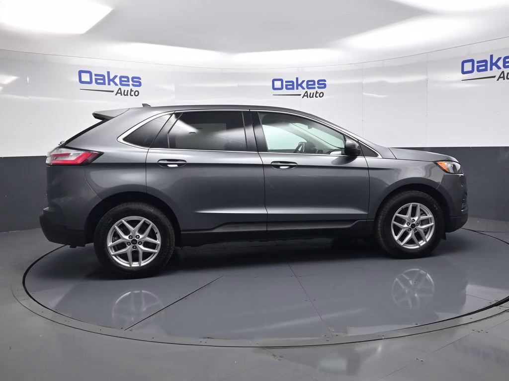 2024 Gray Metallic Ford Edge SEL AWD SUV