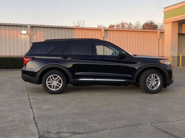 2025 Black Metallic Ford Explorer Active RWD SUV