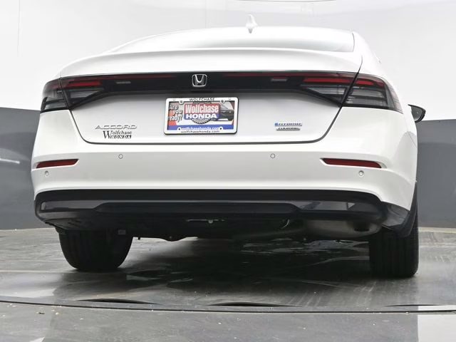 2023 Platinum White Pearl Honda Accord Hybrid Touring FWD Sedan