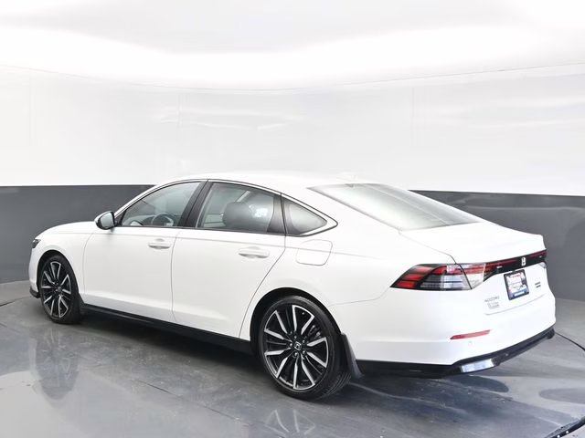 2023 Platinum White Pearl Honda Accord Hybrid Touring FWD Sedan