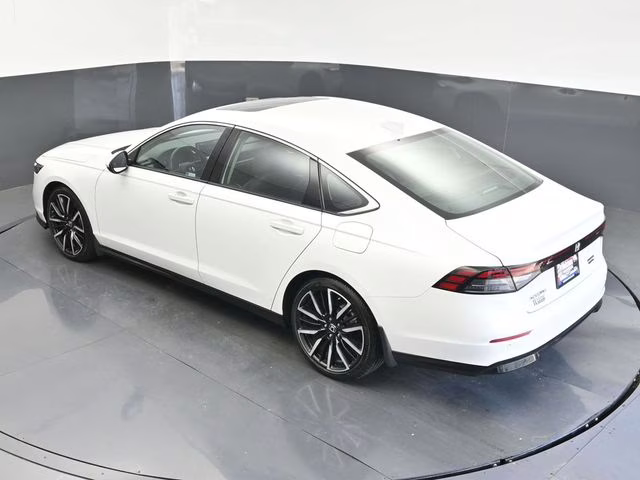 2023 Platinum White Pearl Honda Accord Hybrid Touring FWD Sedan