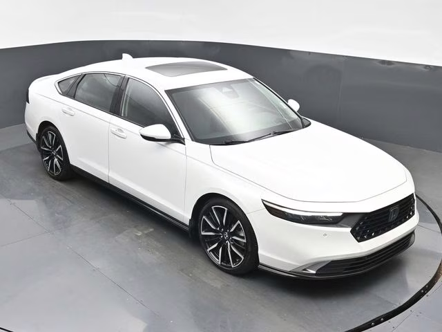 2023 Platinum White Pearl Honda Accord Hybrid Touring FWD Sedan