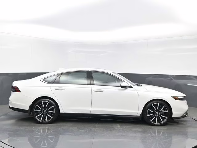 2023 Platinum White Pearl Honda Accord Hybrid Touring FWD Sedan