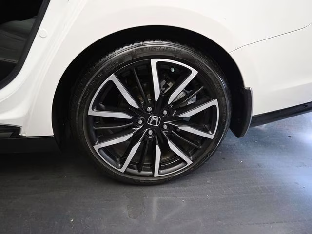 2023 Platinum White Pearl Honda Accord Hybrid Touring FWD Sedan