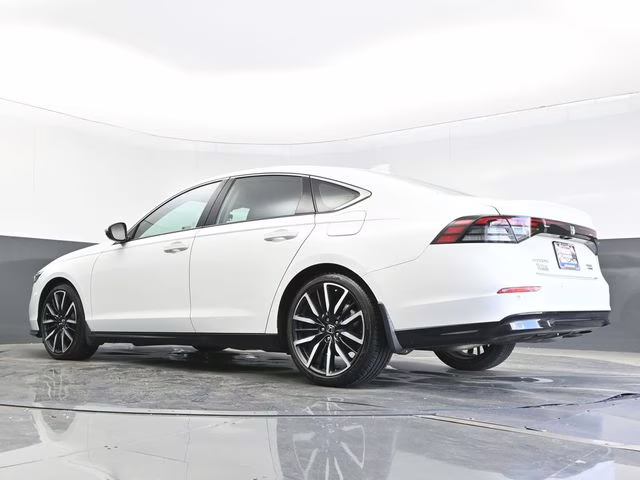 2023 Platinum White Pearl Honda Accord Hybrid Touring FWD Sedan