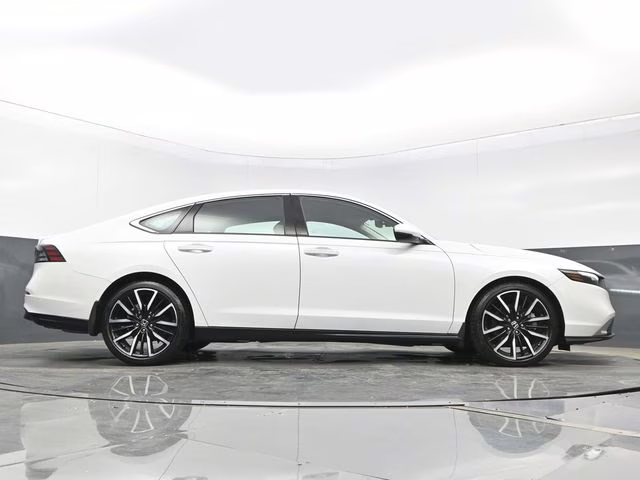 2023 Platinum White Pearl Honda Accord Hybrid Touring FWD Sedan
