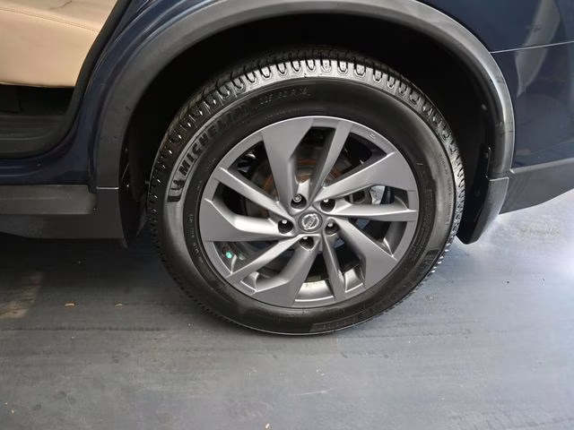 2016 Arctic Blue Metallic Nissan Rogue SL FWD SUV
