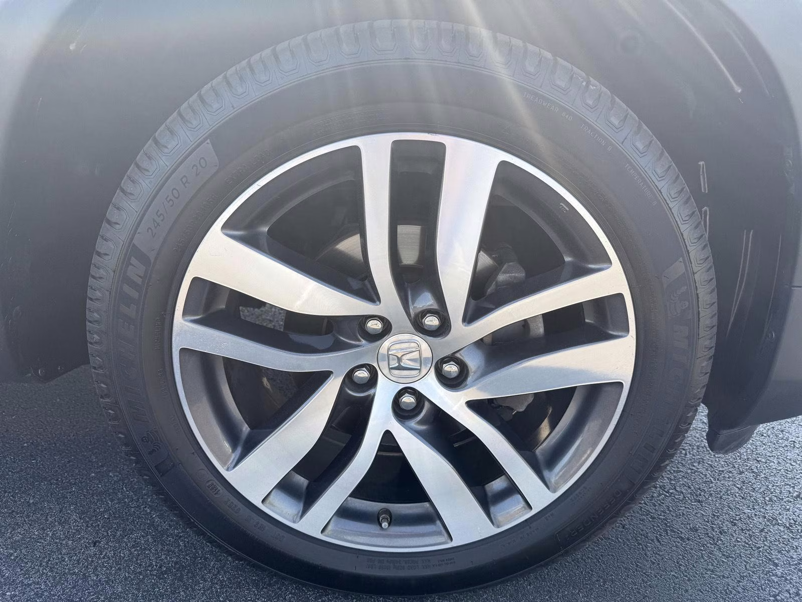 2018 White Diamond Pearl Honda Pilot Touring AWD SUV