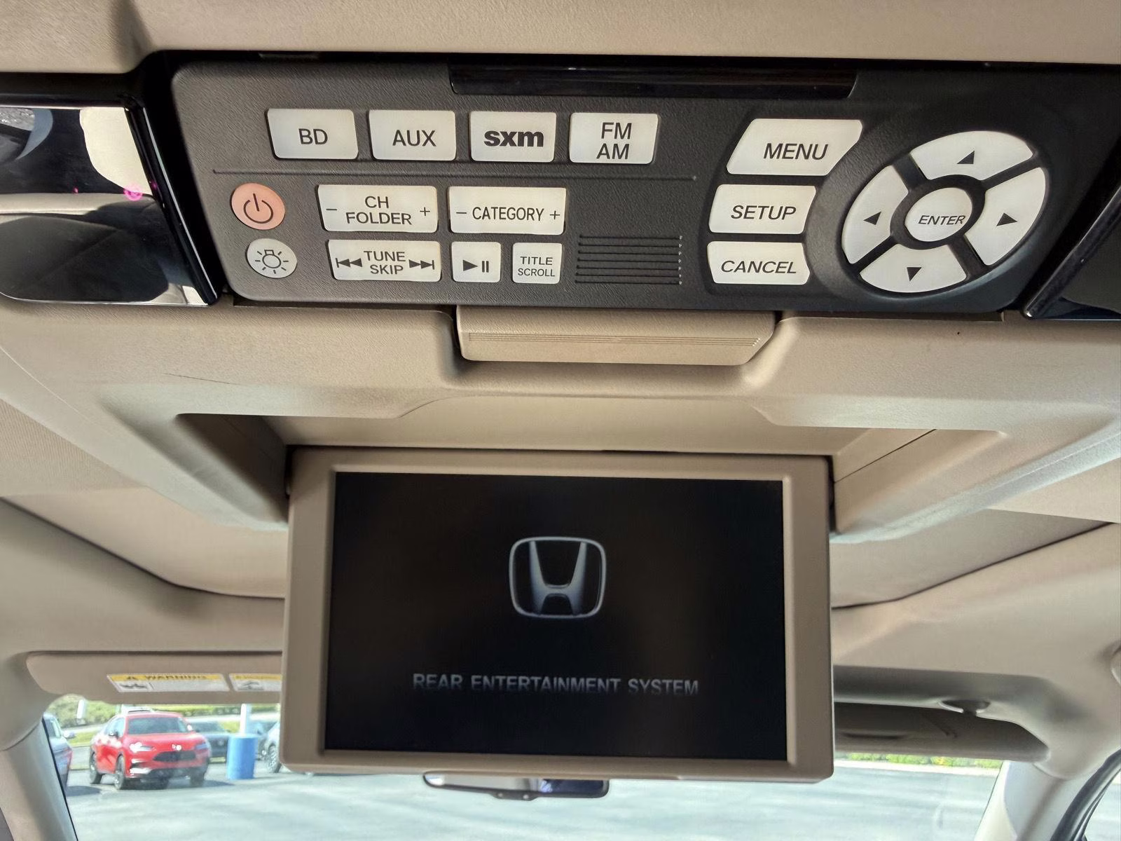 2018 White Diamond Pearl Honda Pilot Touring AWD SUV