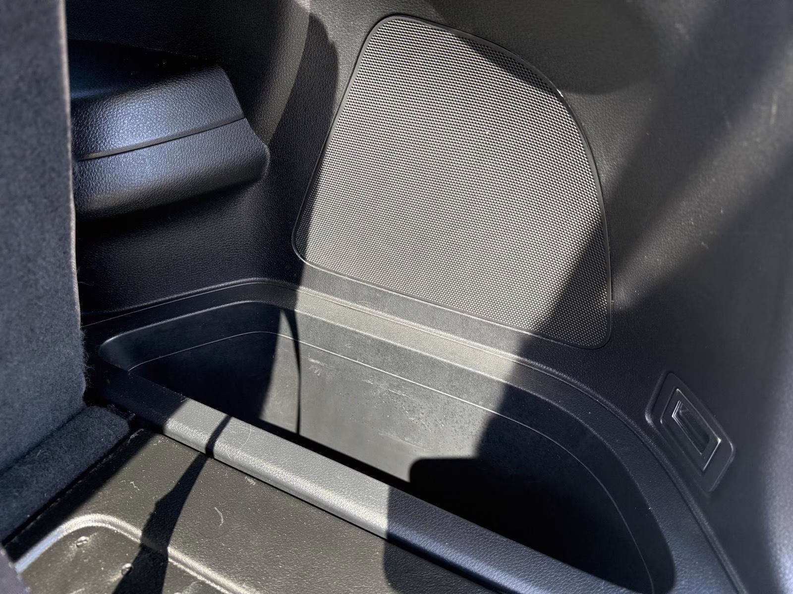 2018 White Diamond Pearl Honda Pilot Touring AWD SUV