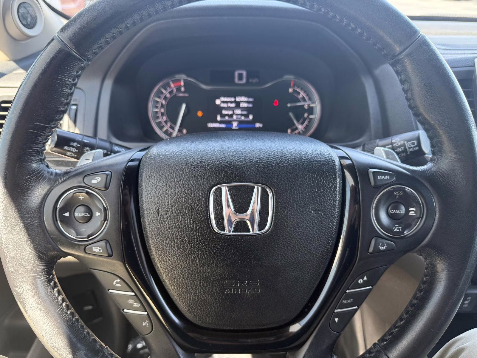 2018 White Diamond Pearl Honda Pilot Touring AWD SUV