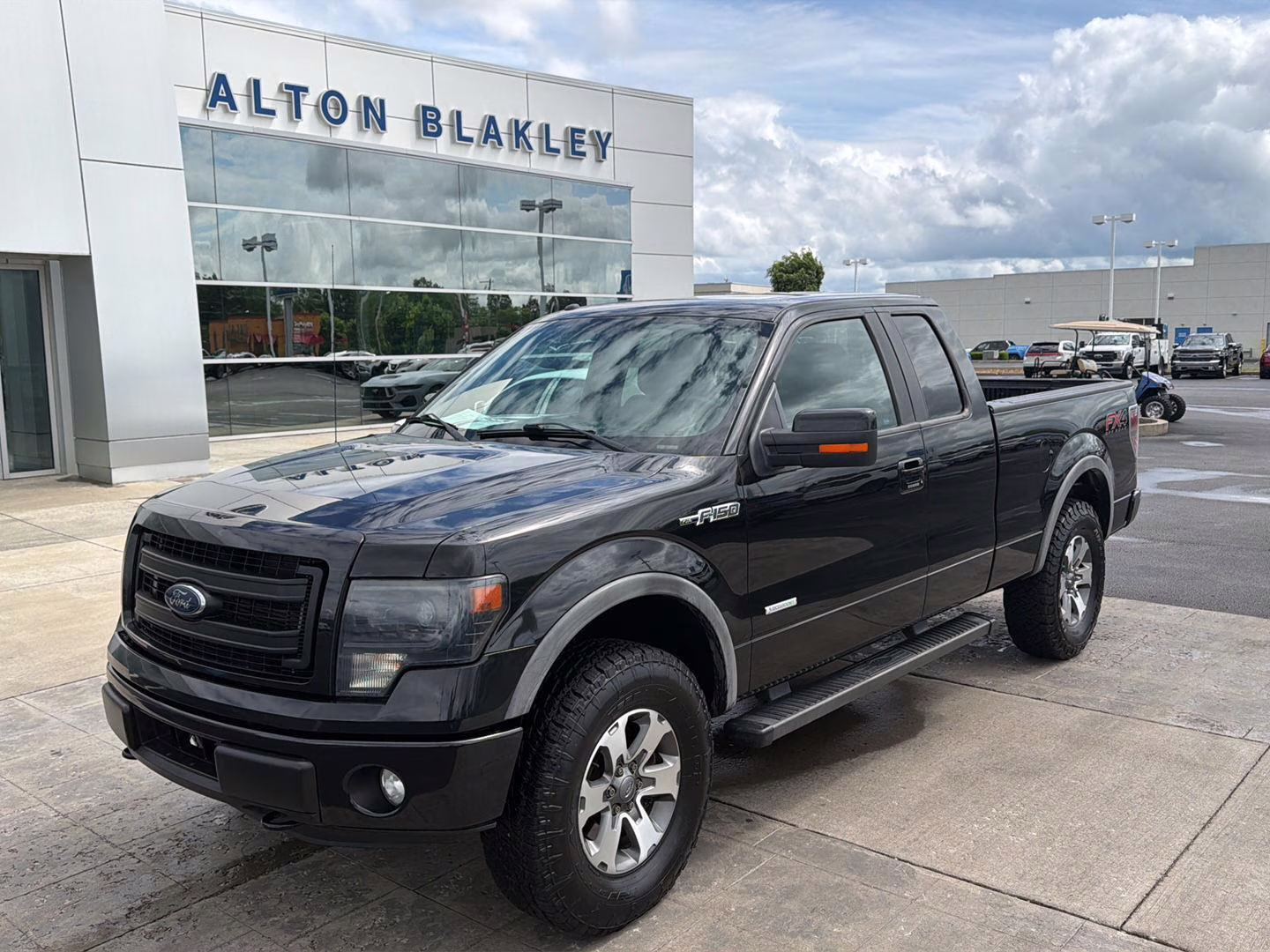 2014 Tuxedo Black Metallic Ford F-150 4WD SUPERCAB 145  XLT 4X4