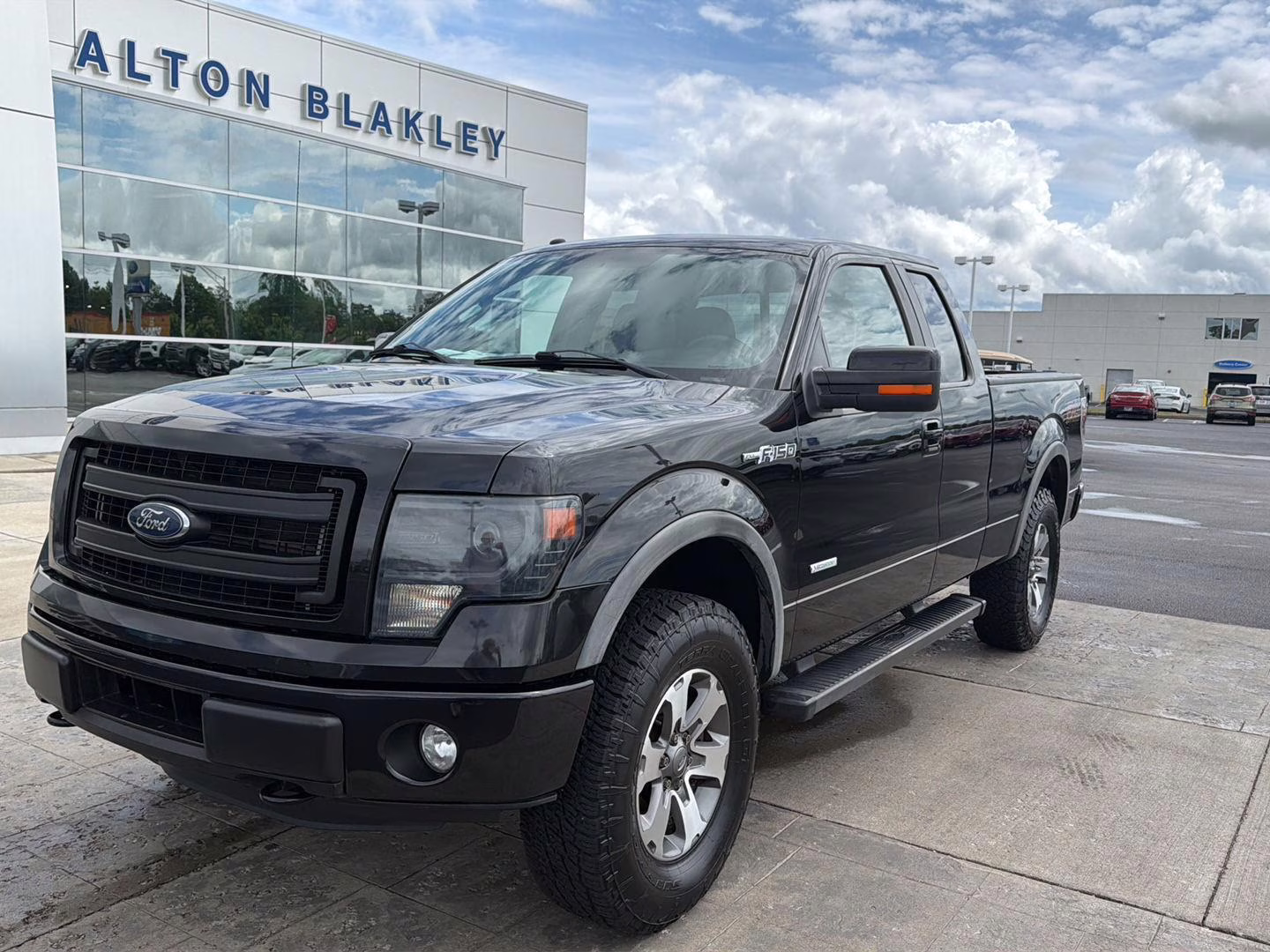 2014 Tuxedo Black Metallic Ford F-150 4WD SUPERCAB 145  XLT 4X4