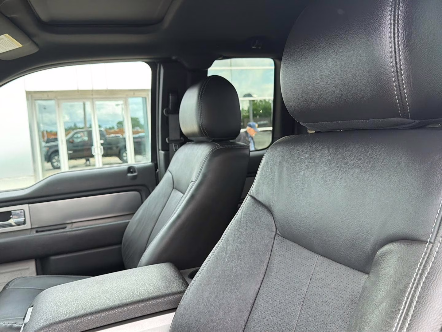 2014 Tuxedo Black Metallic Ford F-150 4WD SUPERCAB 145  XLT 4X4
