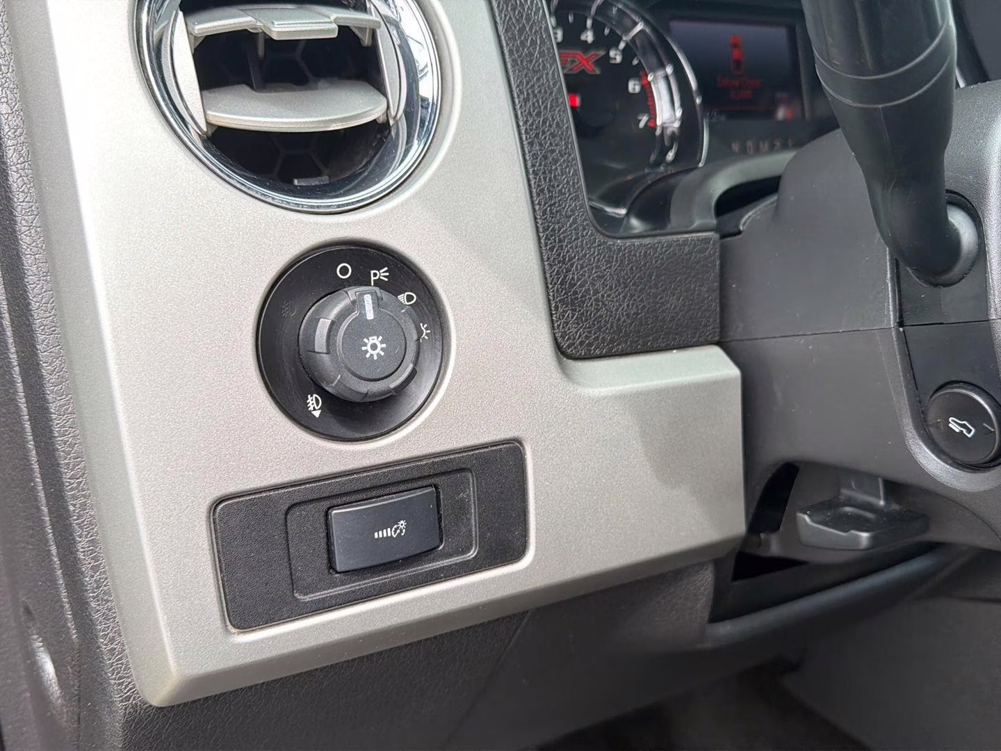 2014 Tuxedo Black Metallic Ford F-150 4WD SUPERCAB 145  XLT 4X4